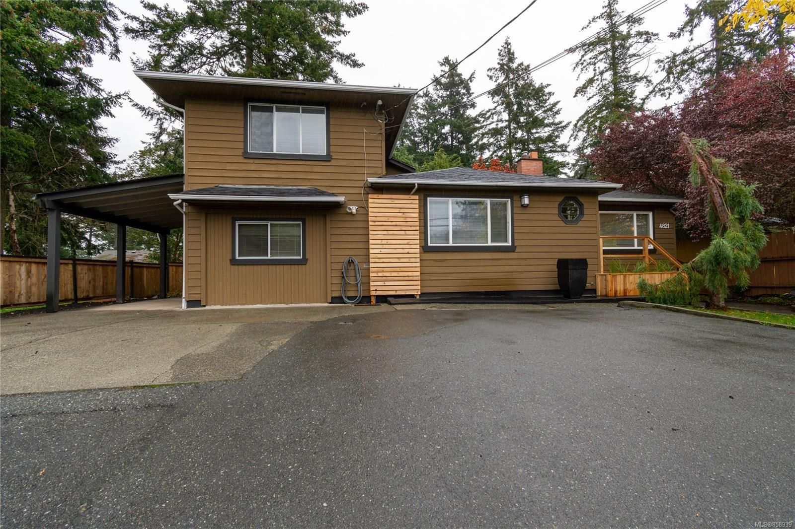 I have sold a property at 4821 Cordova Bay Rd in Saanich

