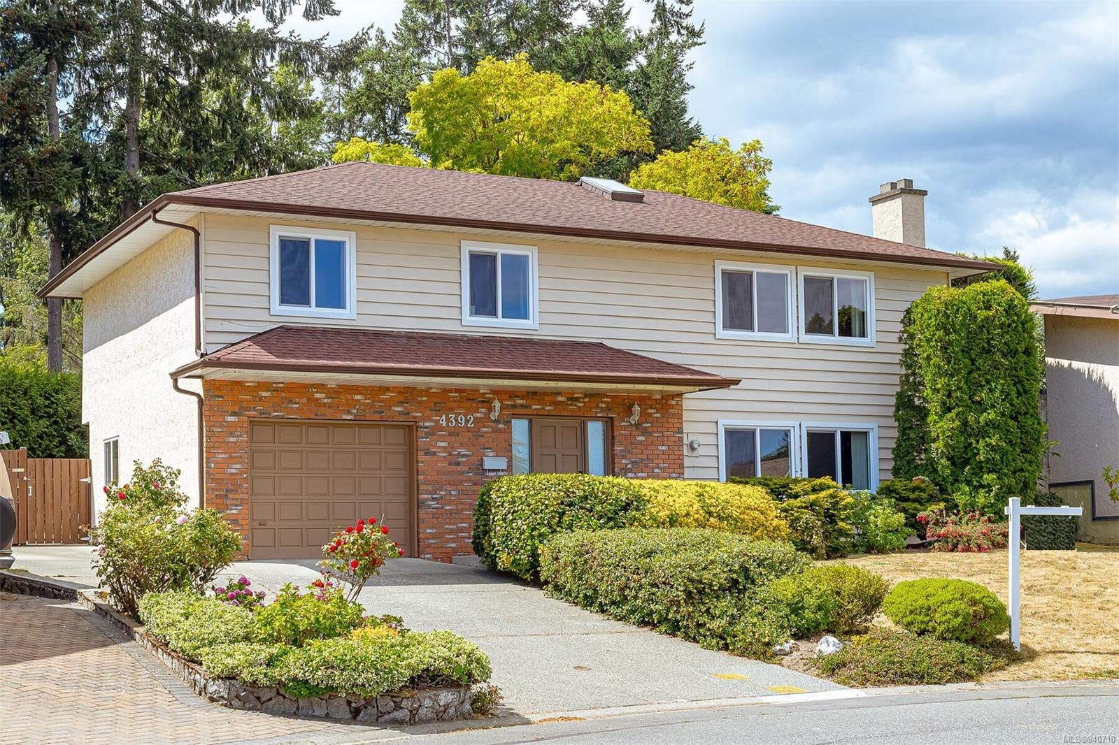 I have sold a property at 4392 Greenlea Pl in Saanich

